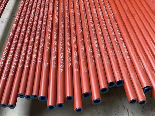 喷漆无缝钢管/Painted seamless steel pipe
